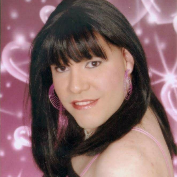 Meet your Posher, Cyndi - Picture 2 of 3